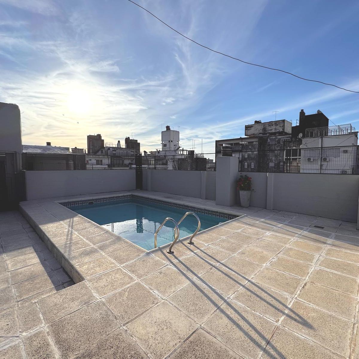 Venta - Departamento de Tres Dorm. en Rosario 1