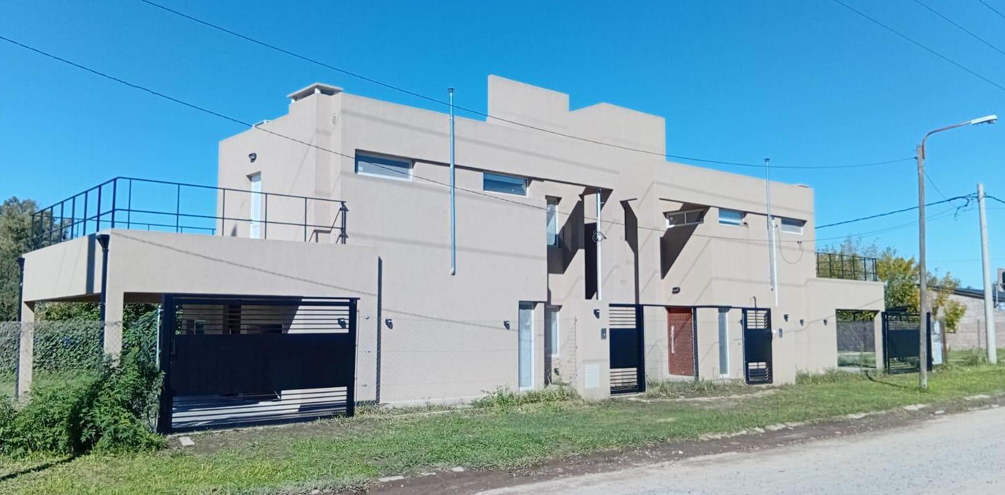 Foto de ALQUILER - Casa 2 dormitorios Roldan, imagen 1