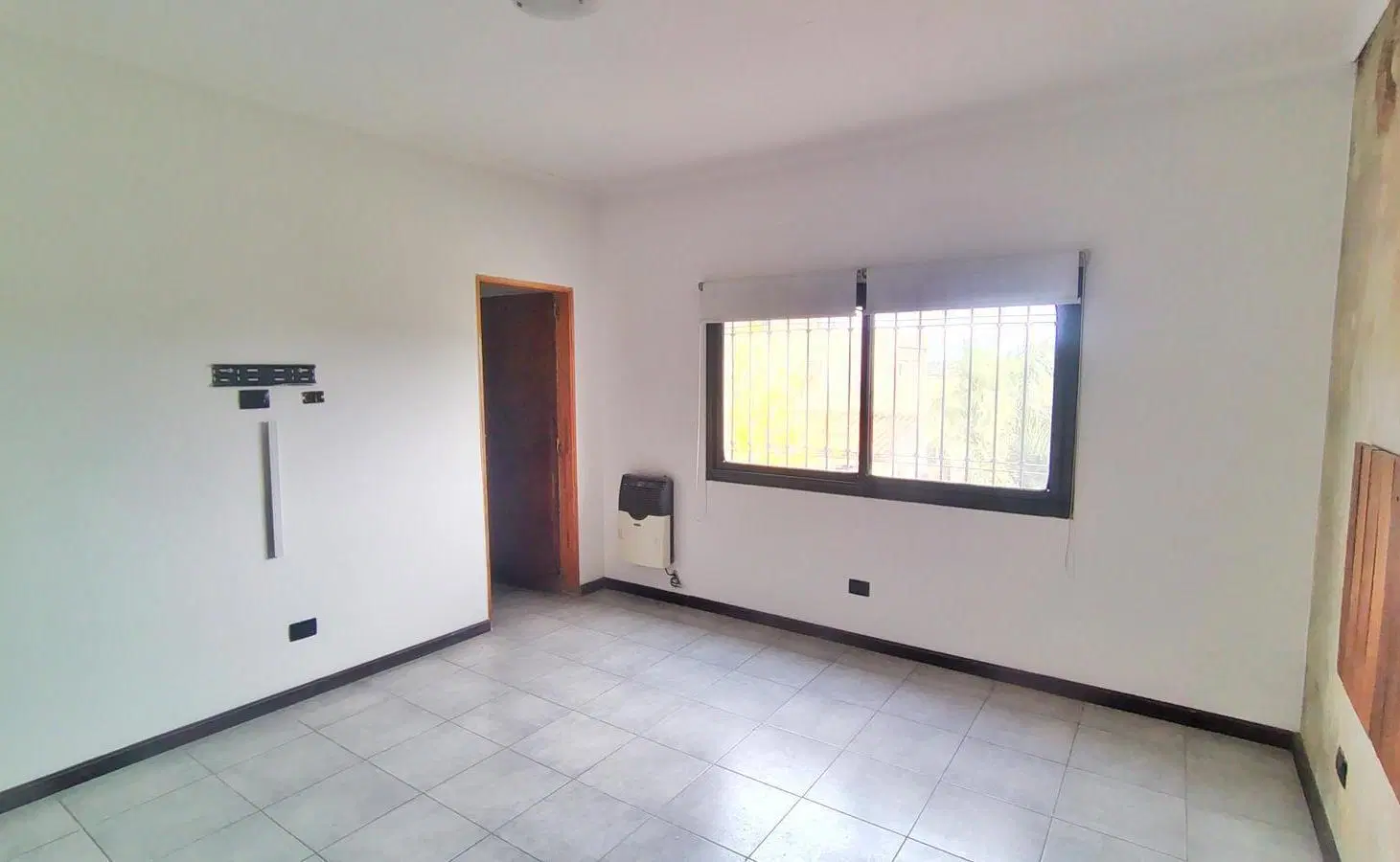 VENTA - CASA 3 DORMITORIOS ROLDAN 1