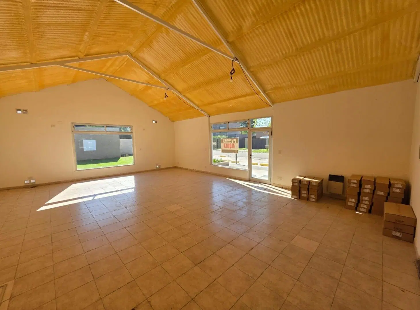 Local comercial en alquiler sobre ruta 9 ( a estrenar ) 4