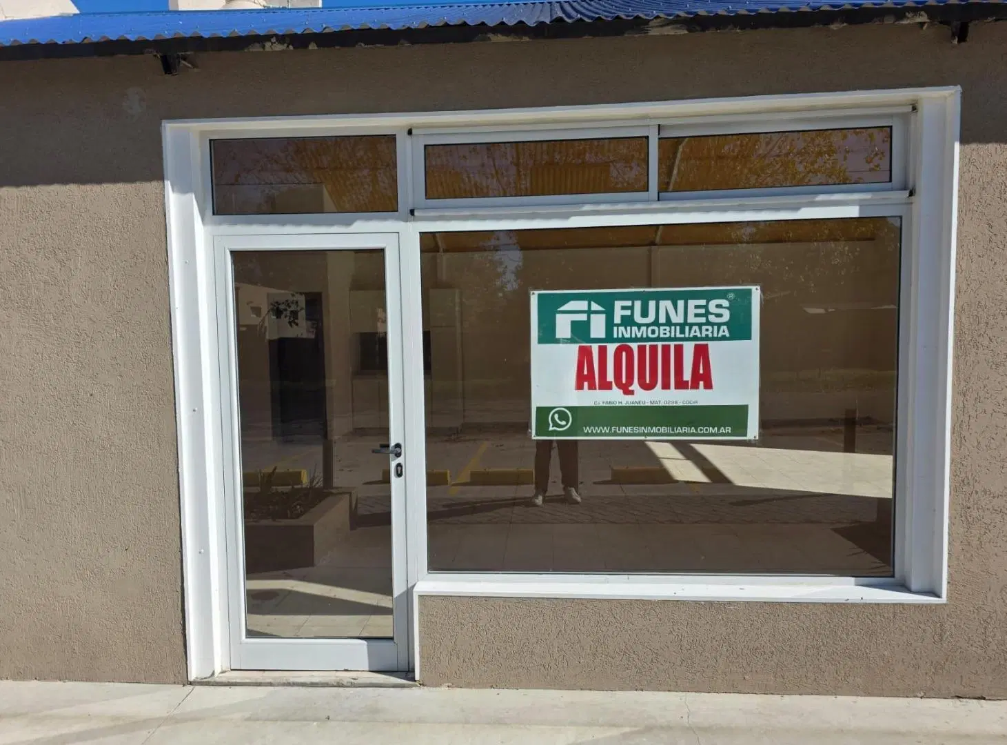 Local comercial en alquiler sobre ruta 9 ( a estrenar ) 2