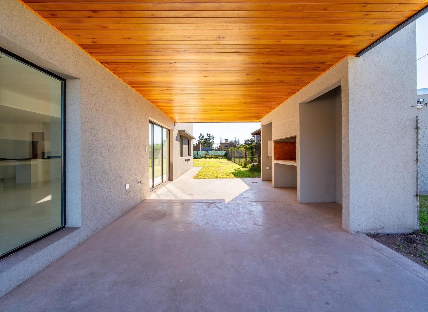 Foto de VENTA - Casa 3 Dormitorios Roldan, imagen 2