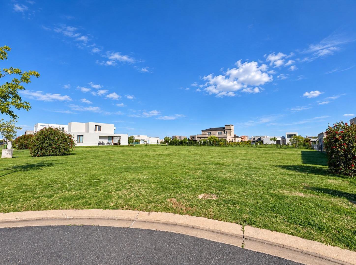 Foto de VENTA - Terreno en Funes, imagen 2