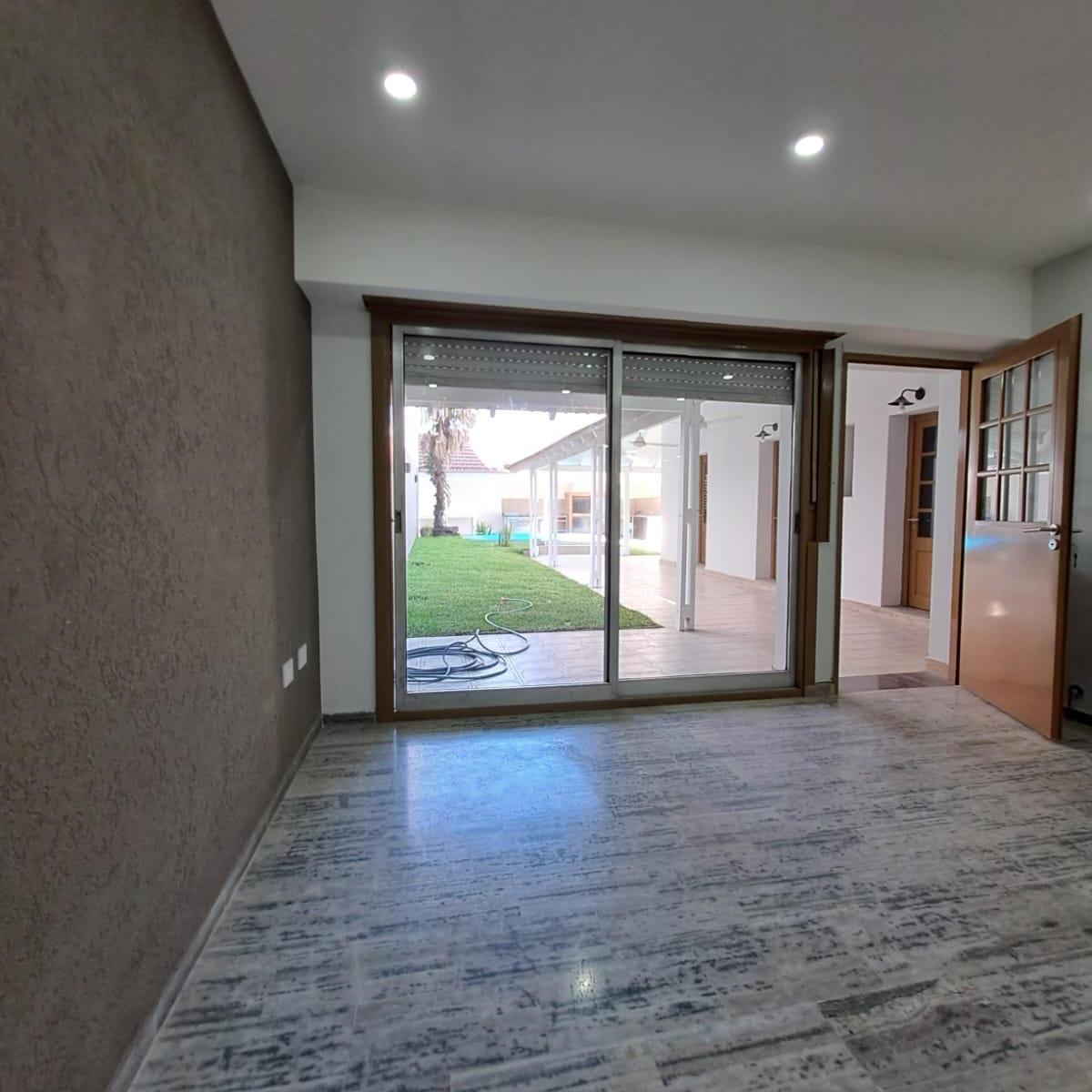 Casa en Planta Baja 4 Amb - 2 Baños Garaje - Parque Piscina y Quincho - Terraza 3