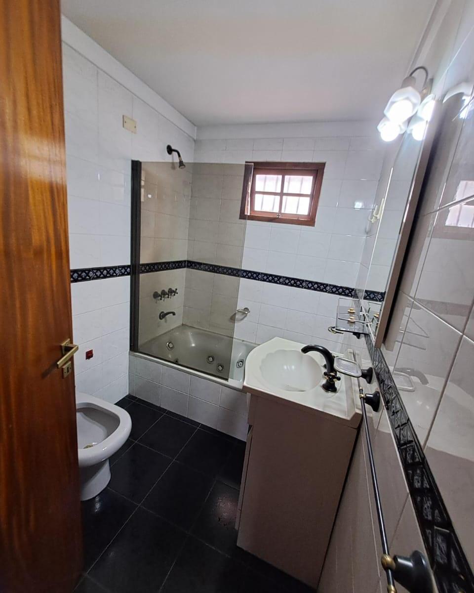 Chalet 4 Amb Garaje 3 Baños - Lavadero - *excelente Apta Credito* 2