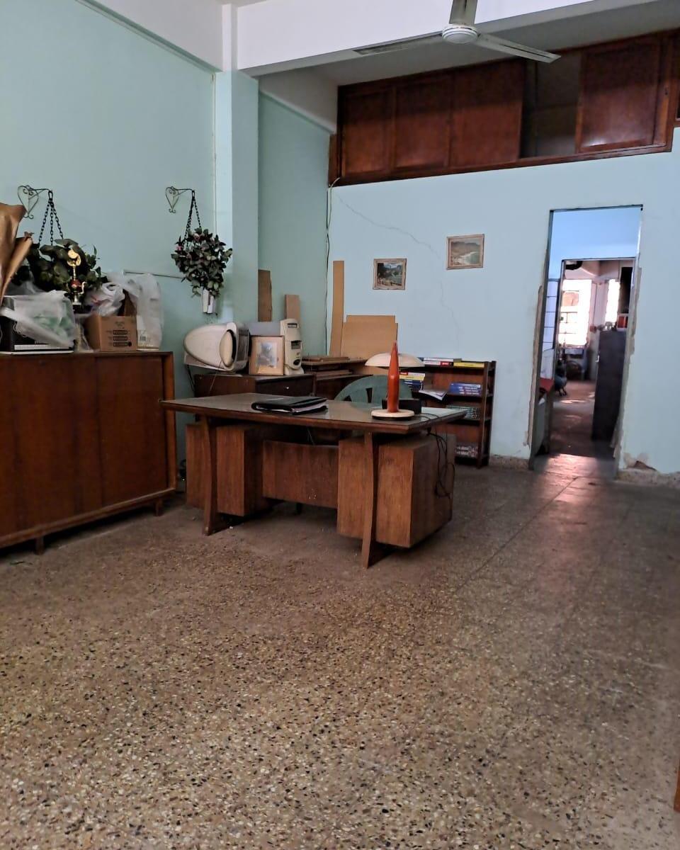 Local con Galpon en PH con Patio y Entrada Camion 1