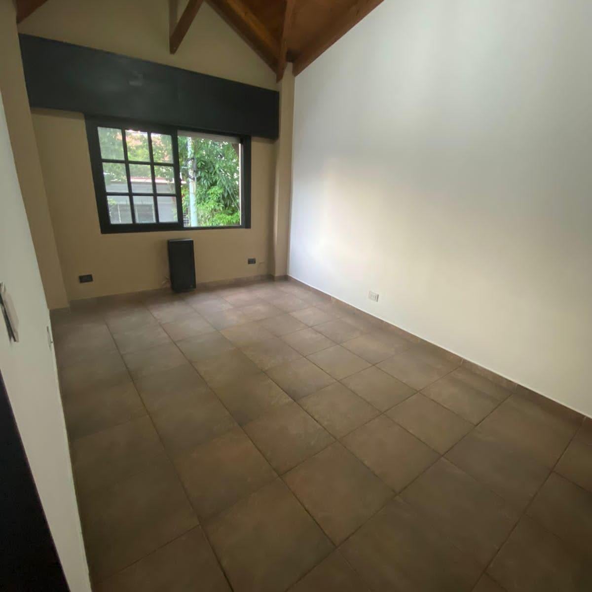 EN DUPLEX 3 AMB AL FRENTE CON ENTRADA INDEPENDIENTE - TERRAZA CON PARRILLA