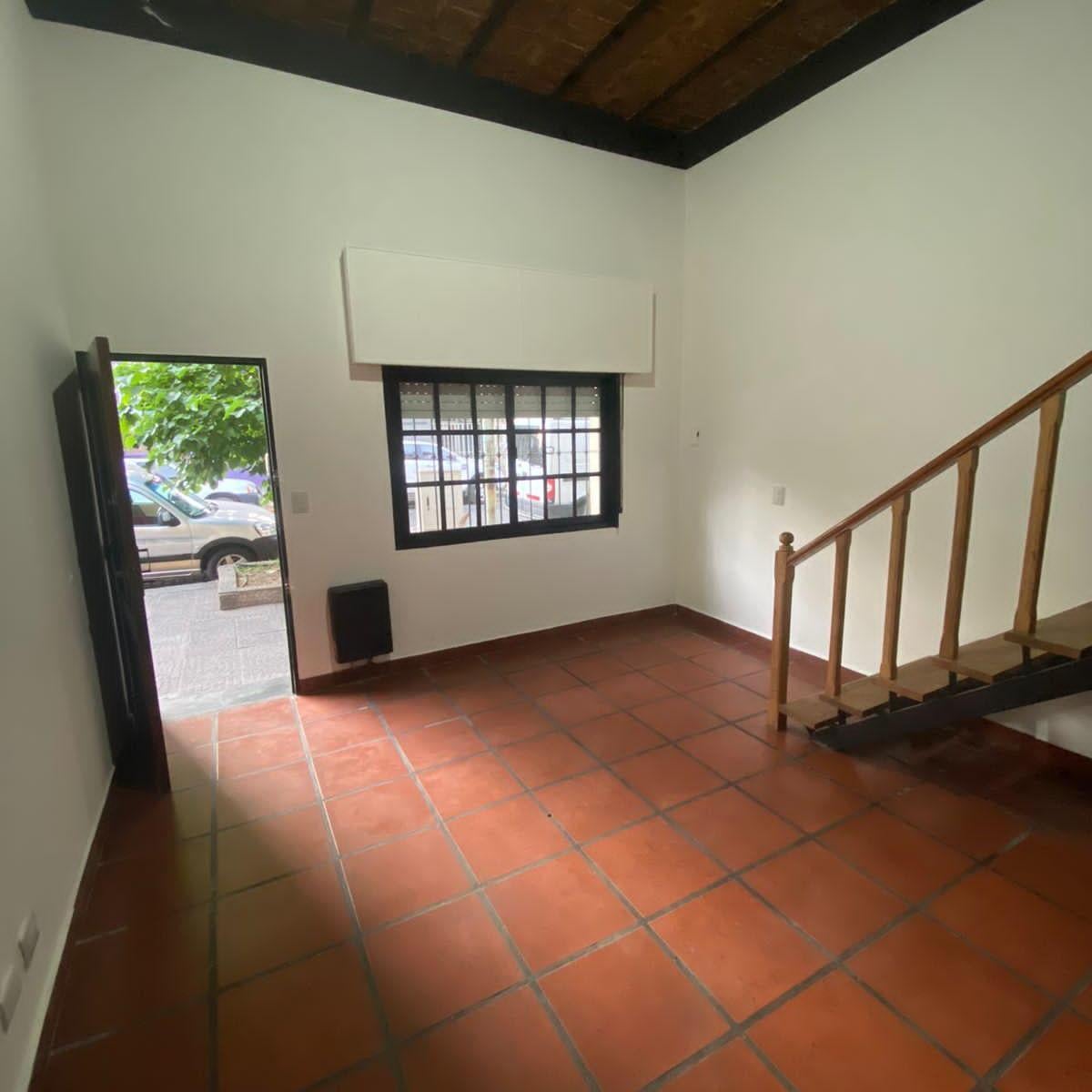 EN DUPLEX 3 AMB AL FRENTE CON ENTRADA INDEPENDIENTE - TERRAZA CON PARRILLA
