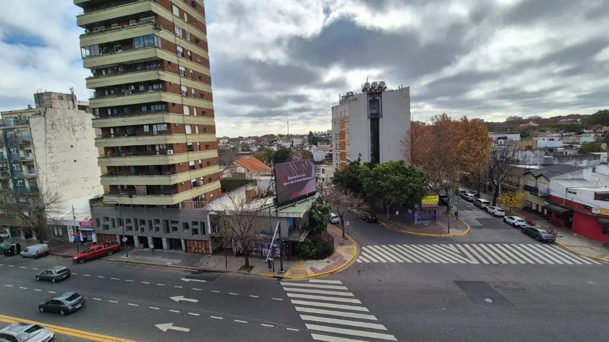 3 AMB SUPER AMPLIOS *SOBRE CORREDOR DEL METROBUS* *EXCELENTE* 5