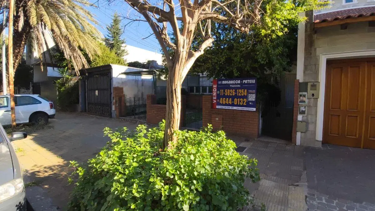 EXCELENTE LOTE DE 8,66 x 44 EN ZONA PARTICULARIZADA IDEAL CASA FAMILIAR 2