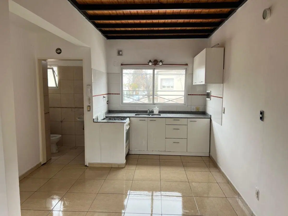 3 AMB EN DUPLEX AL FRENTE CON 2 BAÑOS y TERRAZA 3