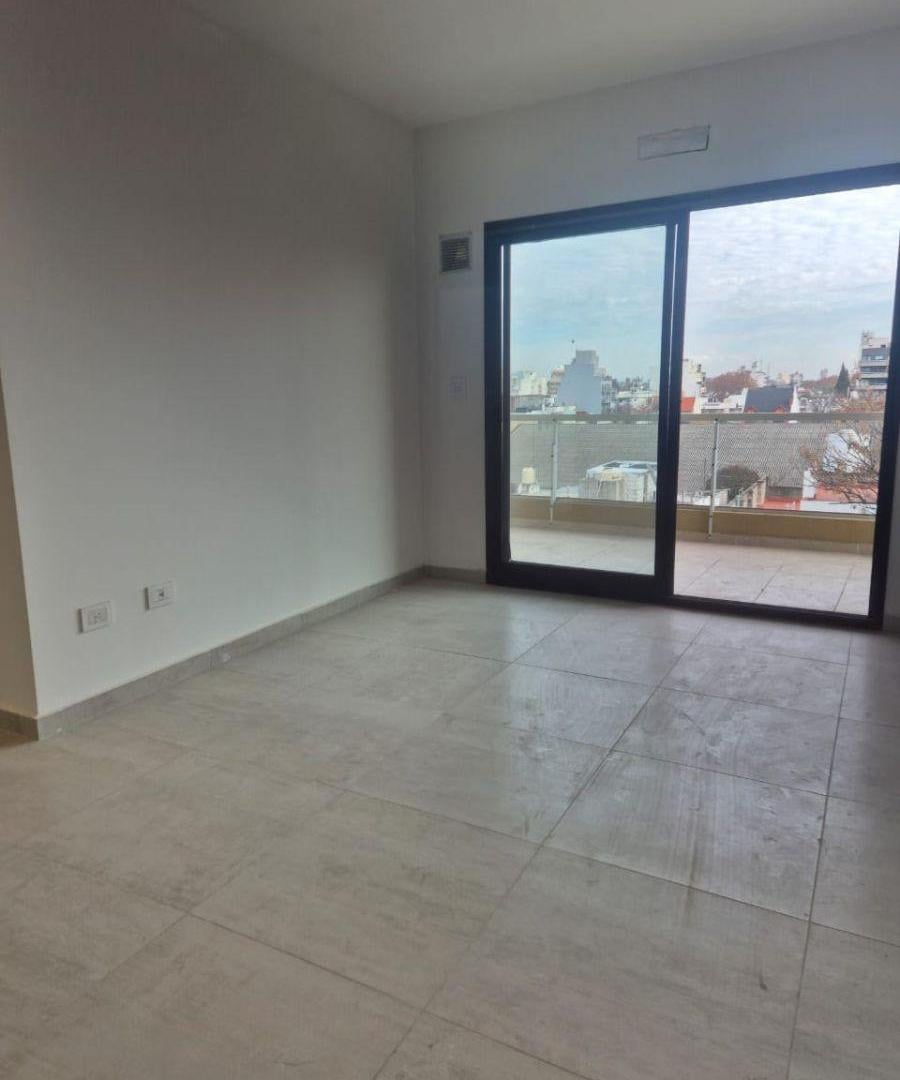Foto de 3 AMB AL FRENTE CON BALCON - SUITE y BAÑO COMPLETO - CONEXION, imagen 3