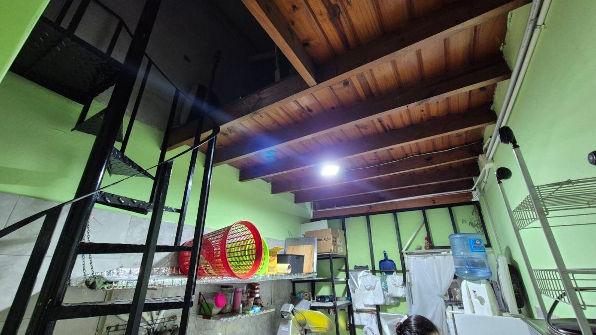 Foto de LOCAL SOBRE FOCO COMERCIAL CON ENTRE PISO ( AV RIVADAVIA) EN FLORESTA, imagen 4
