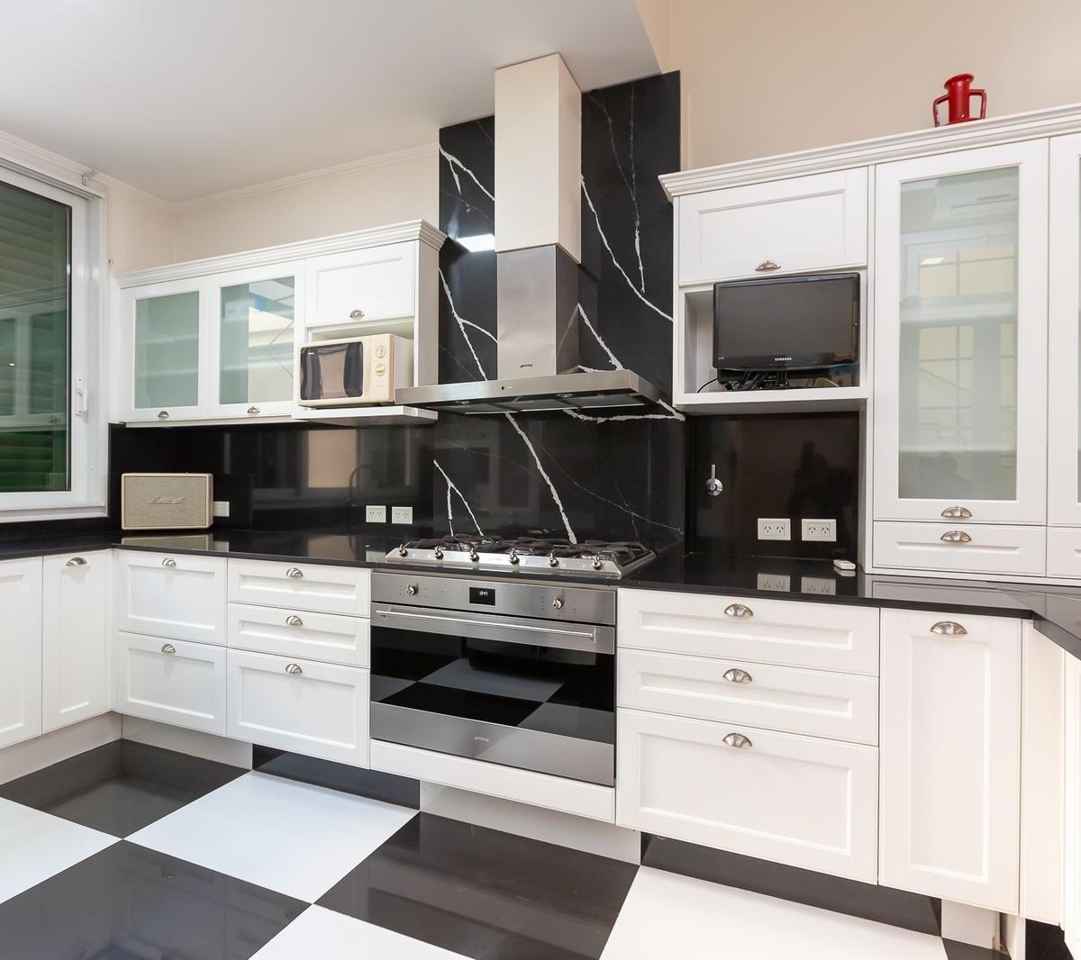 En Venta Casa 4 Ambientes con Detalles de Categoria 4