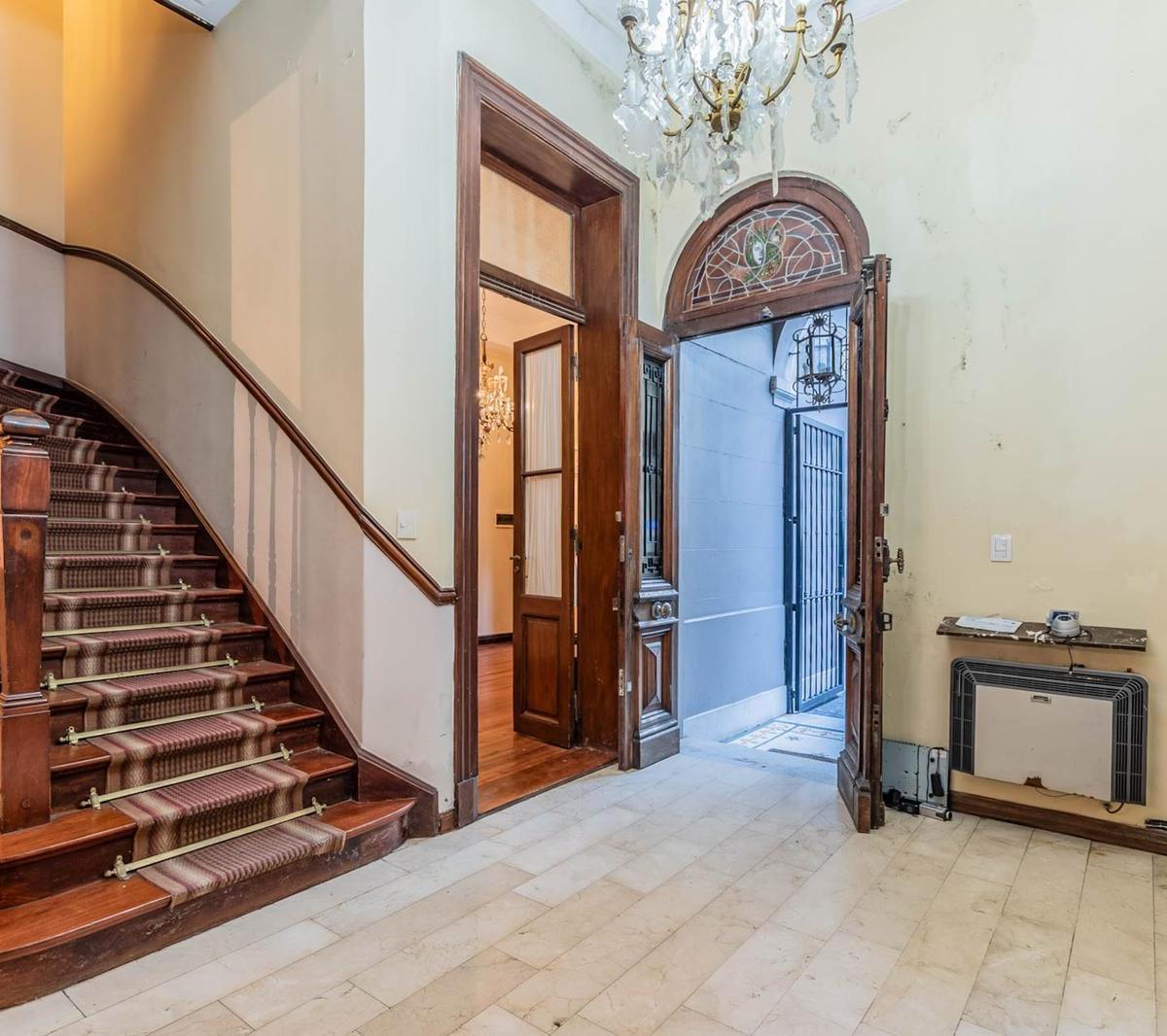 Casa en Villa Urquiza. Una Joya Arquitectónica Que Conserva El Encanto y La Elegancia de Su Época 1