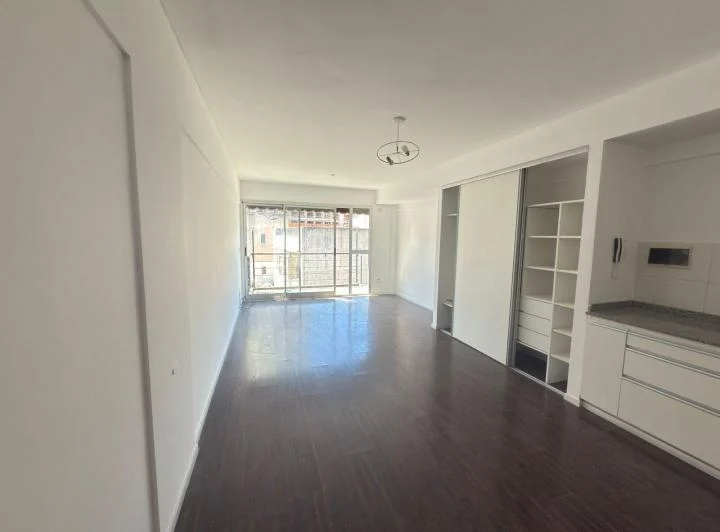 ALQUILER MONOAMBIENTE CON BALCON Y AMENITIES EN ALMAGRO 3