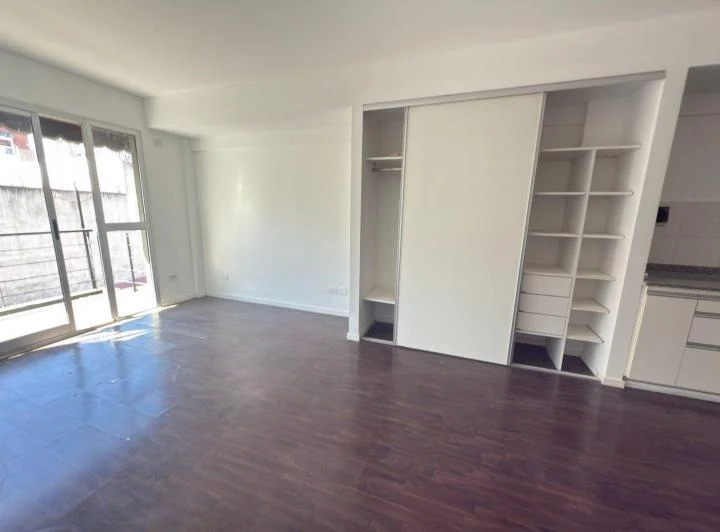 ALQUILER MONOAMBIENTE CON BALCON Y AMENITIES EN ALMAGRO 1