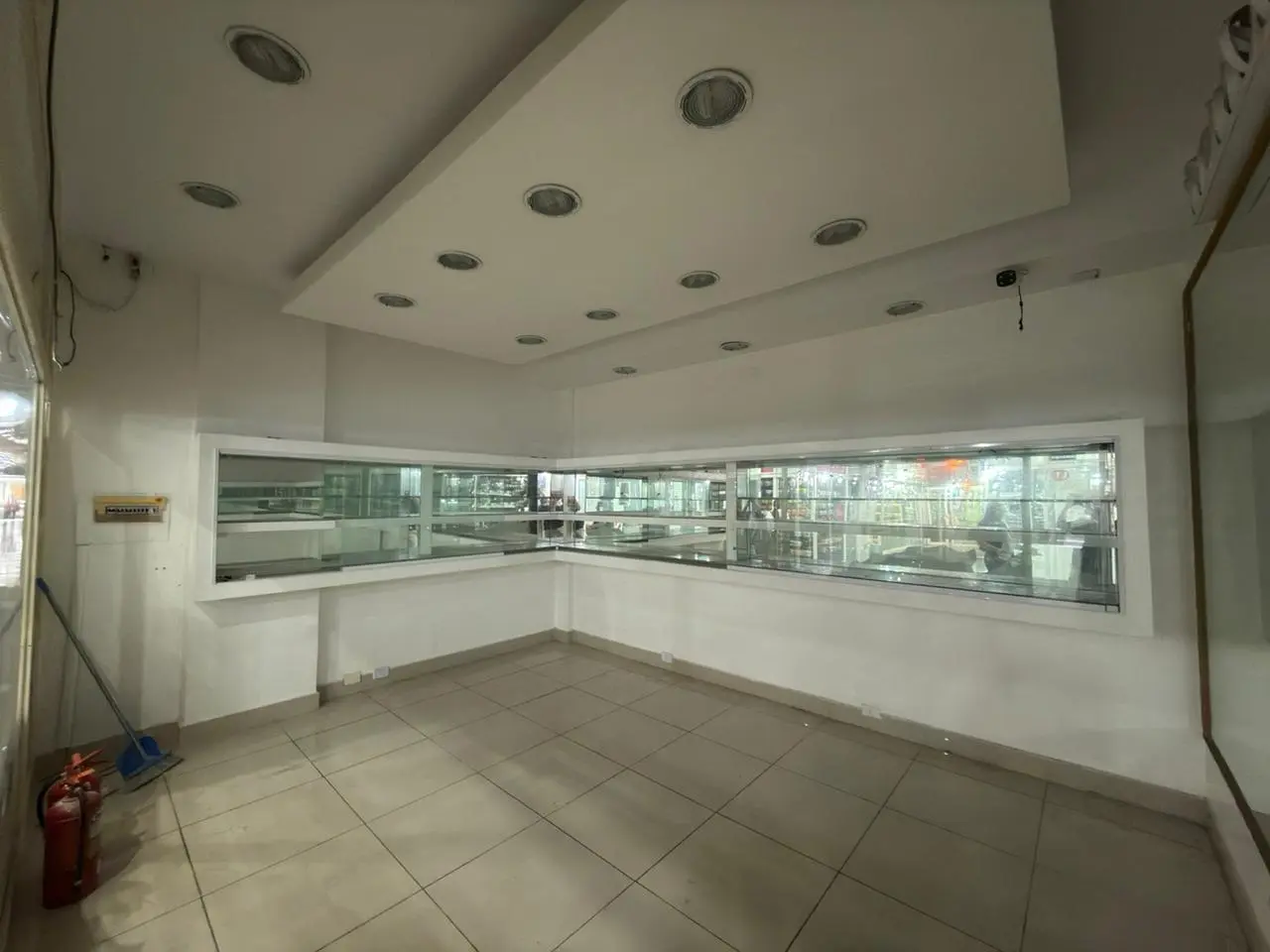 VENTA LOCAL COMERCIAL EN GALERÍA PATAGONIA 2