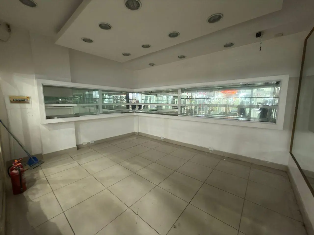 VENTA LOCAL COMERCIAL EN GALERÍA PATAGONIA 5