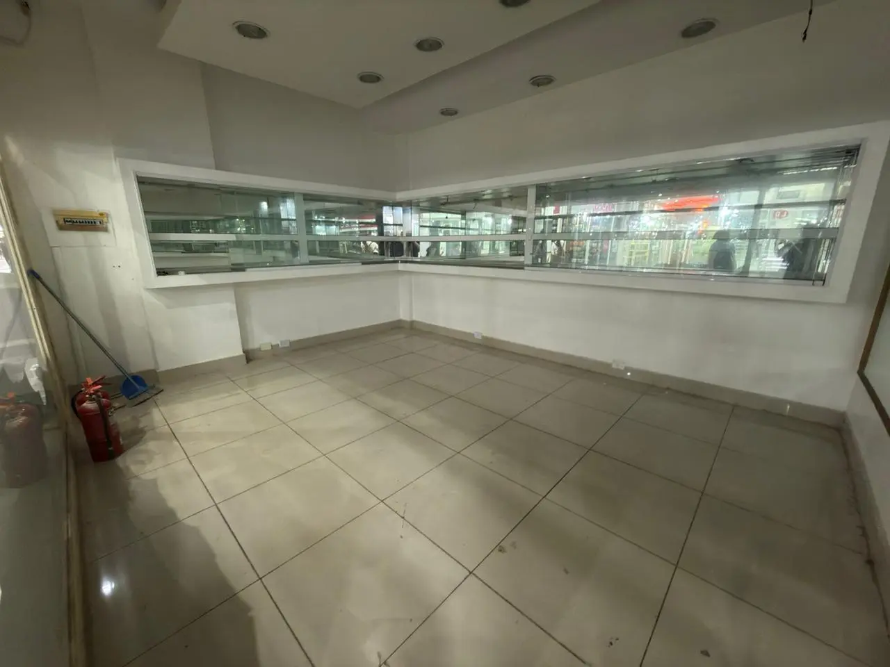 VENTA LOCAL COMERCIAL EN GALERÍA PATAGONIA 4