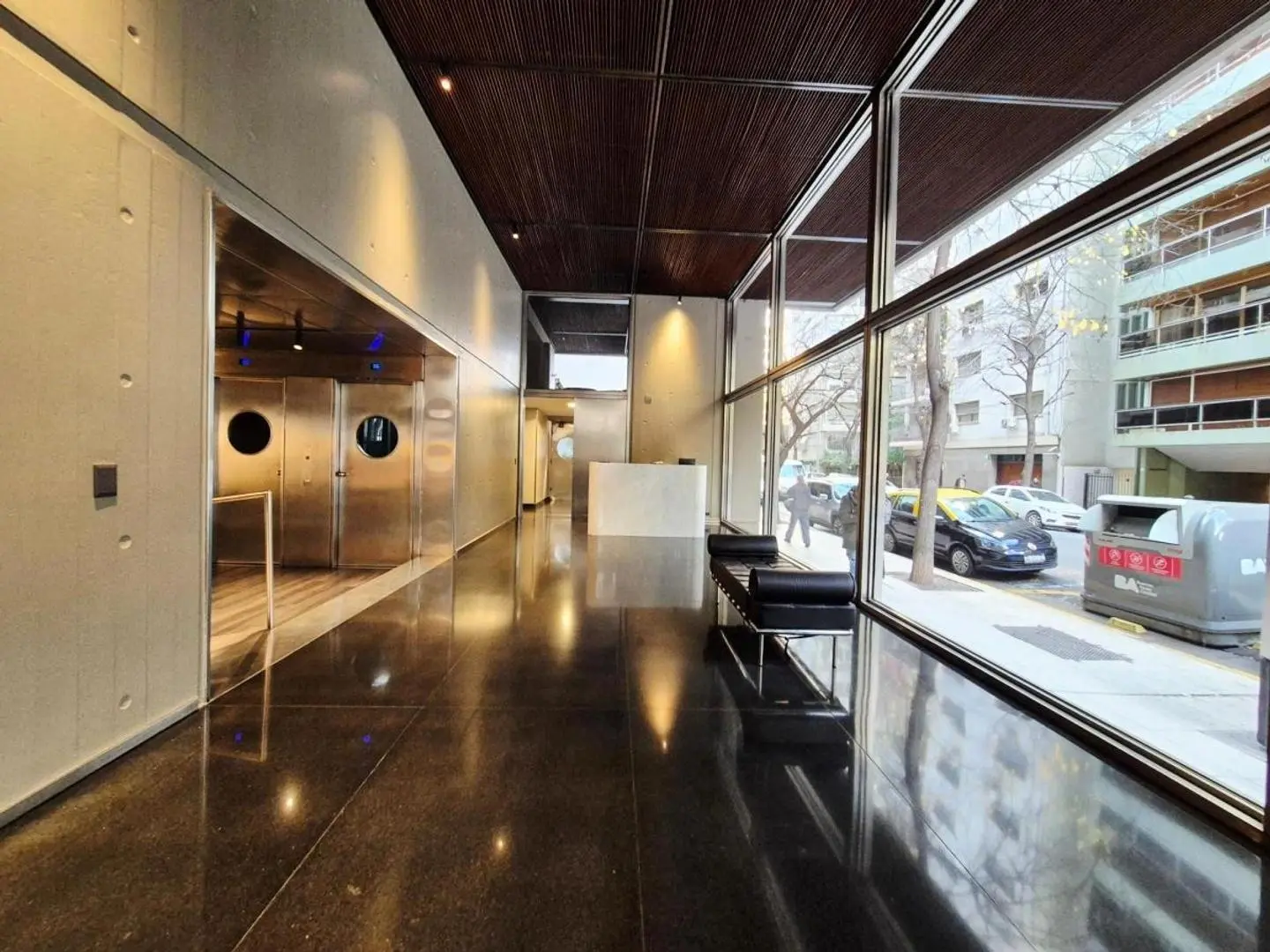 Piso de categoría en Posadas – 295 m² – 4 dormitorios – 2 cocheras – Recoleta 2