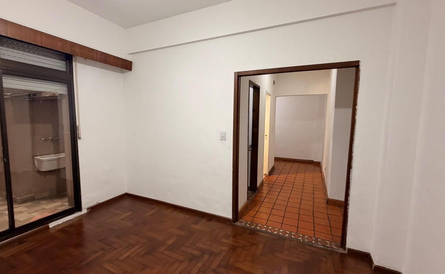 SALGUERO PROPIEDADES ALQUILA PH EN VILLA URQUIZA 2 AMBIENTES CON PATIO
