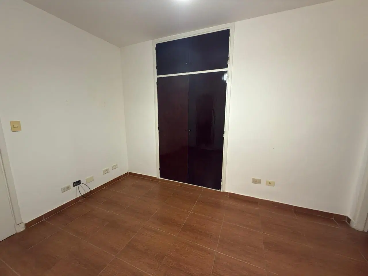 SALGUERO PROPIEDADES ALQUILA DOS AMBIENTES CON PATIO EN ALMAGRO 2