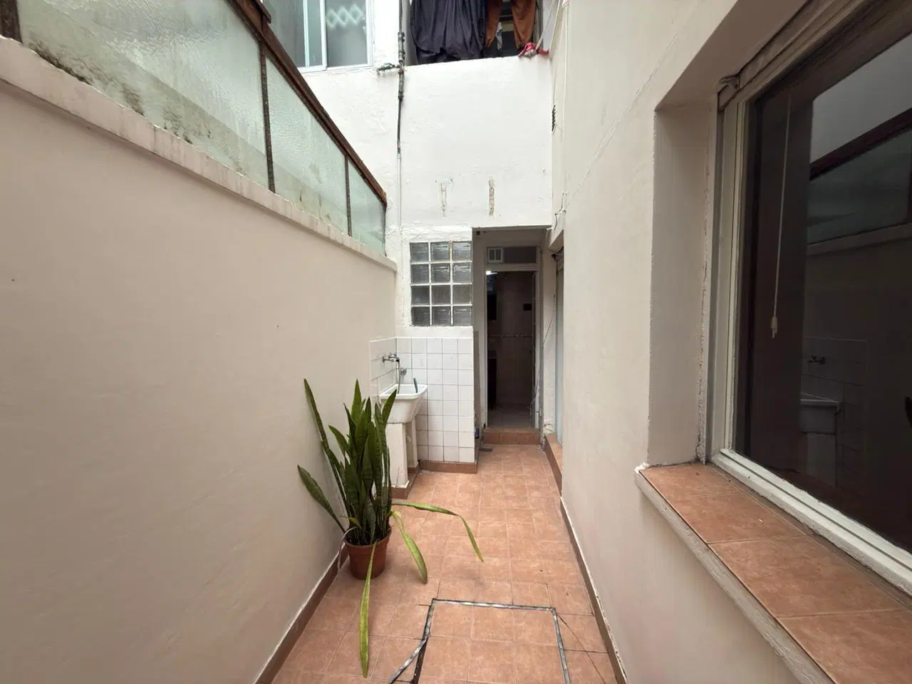 SALGUERO PROPIEDADES ALQUILA DOS AMBIENTES CON PATIO EN ALMAGRO 3