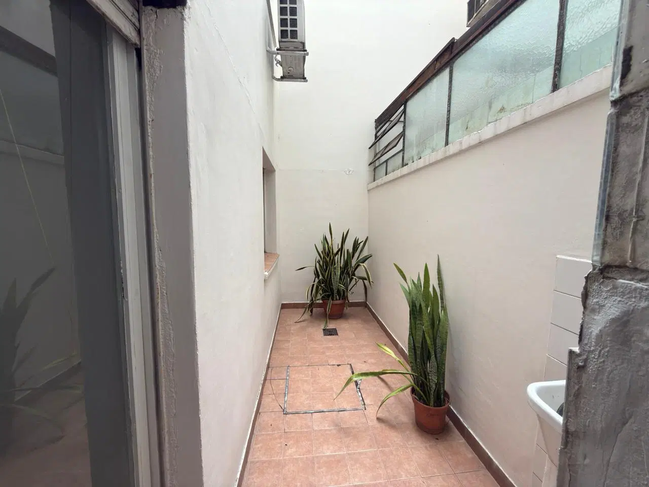 SALGUERO PROPIEDADES ALQUILA DOS AMBIENTES CON PATIO EN ALMAGRO 5