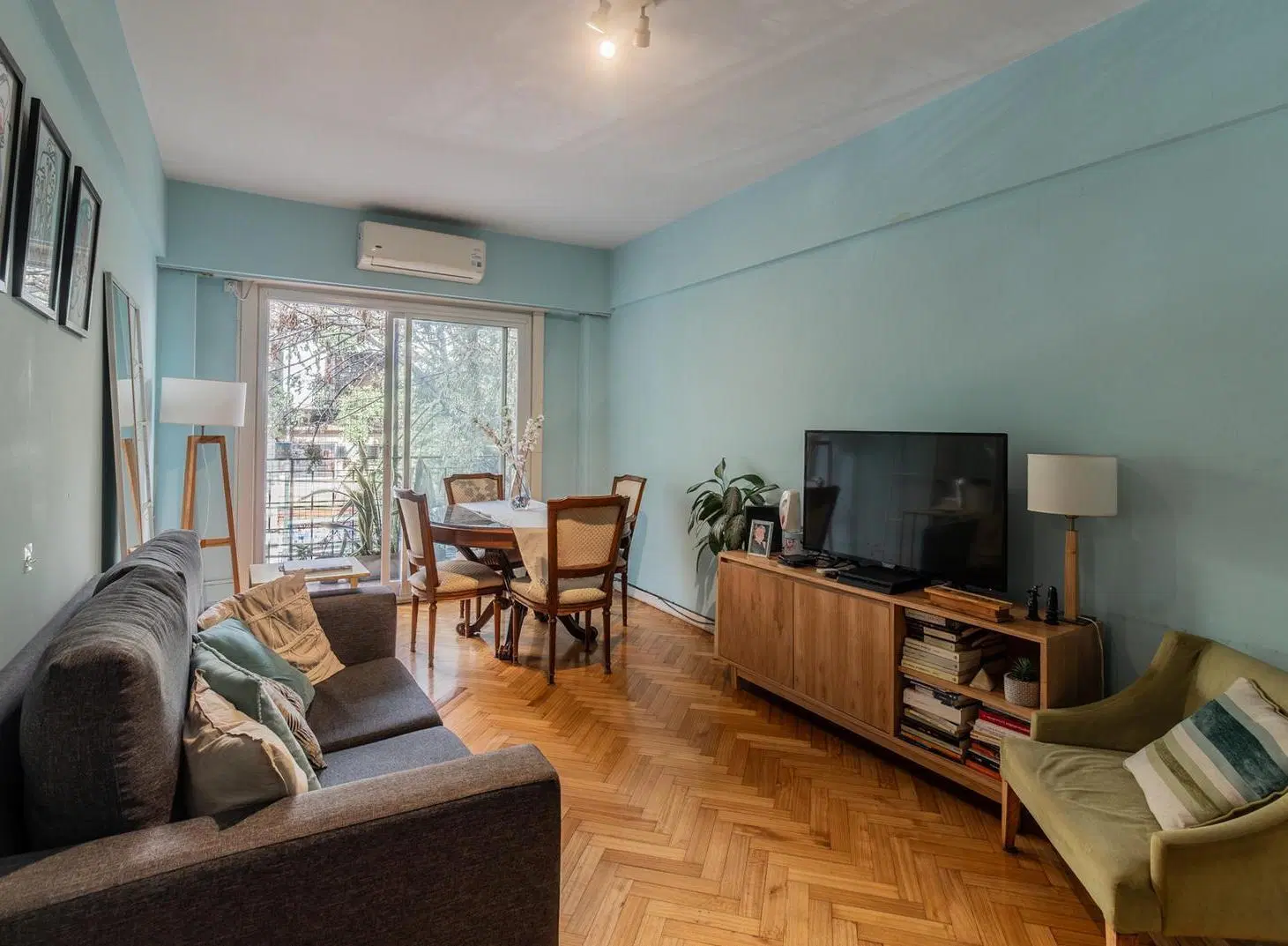 Departamento 4 ambientes con balcón corrido 2do piso por escalera 2