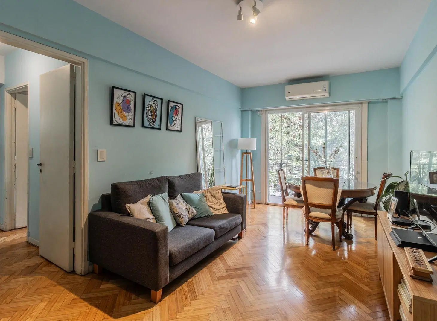 Departamento 4 ambientes con balcón corrido 2do piso por escalera 3