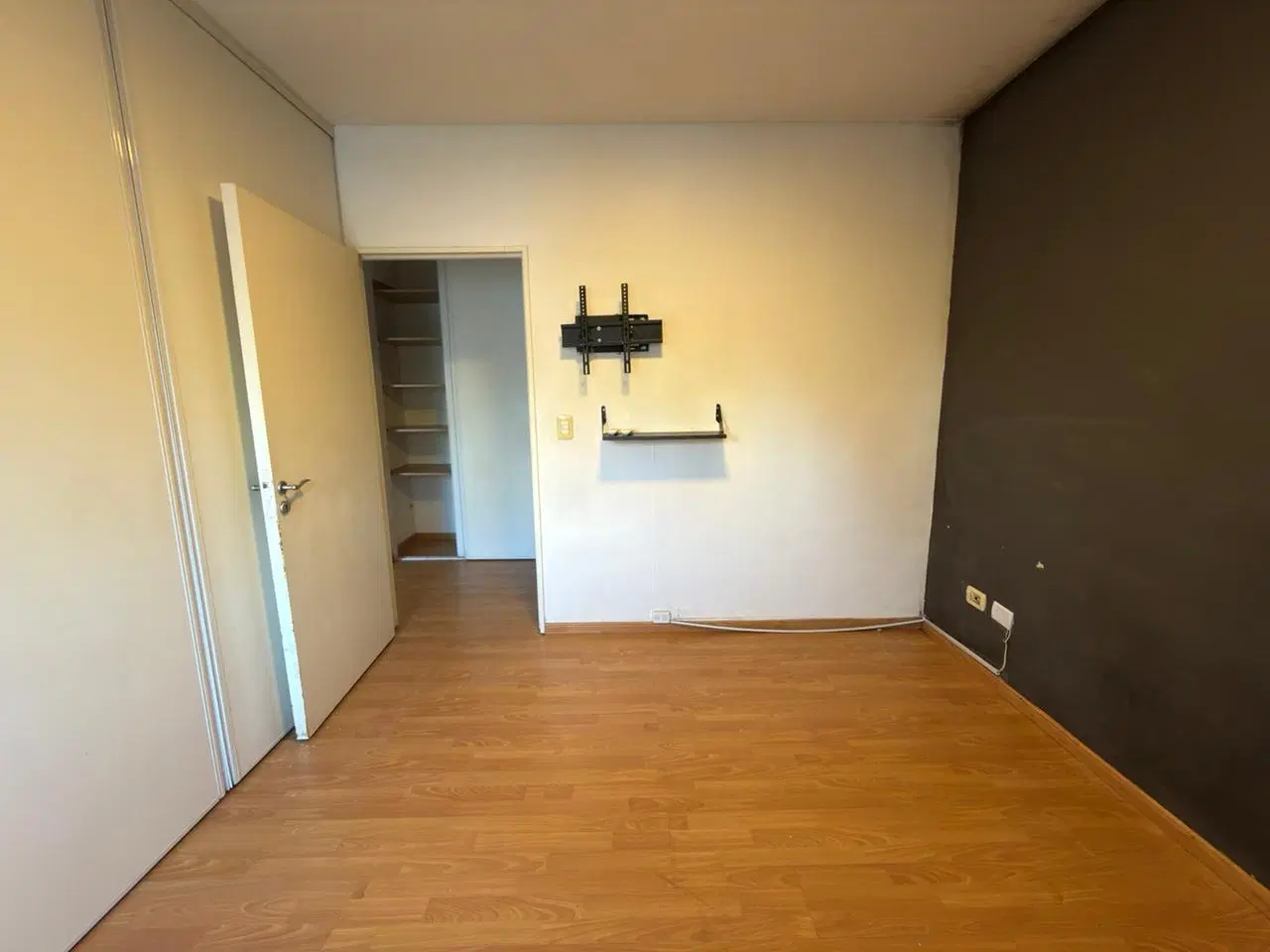 SALGUERO PROPIEDADES ALQUILA DEPARTAMENTO DE 2 AMBIENTES CON BALCÓN EN ALMAGRO 2