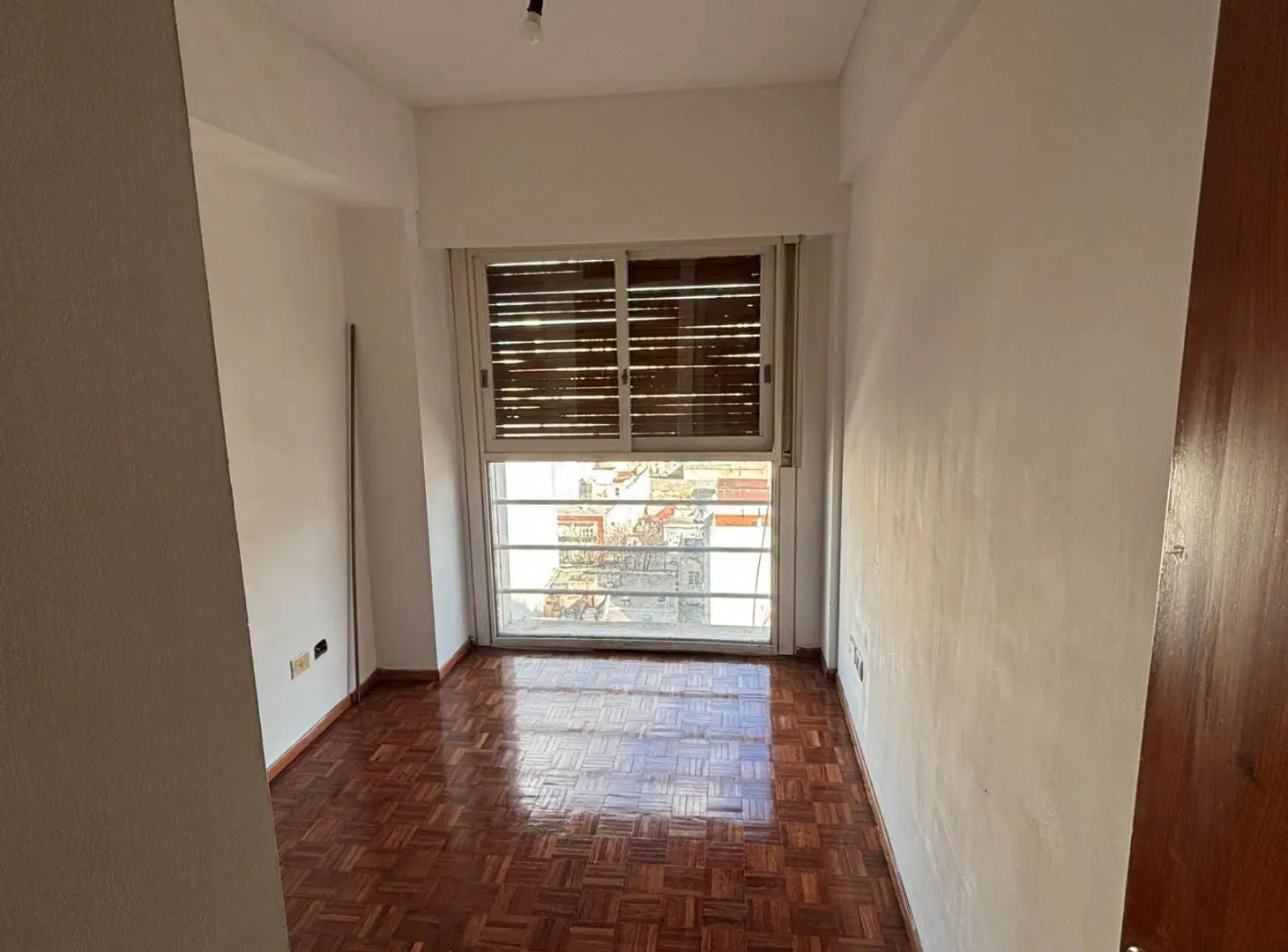 SALGUERO PROPIEDADES ALQUILA DEPARTAMENTO DE 3 AMBIENTES EN BALVANERA 2