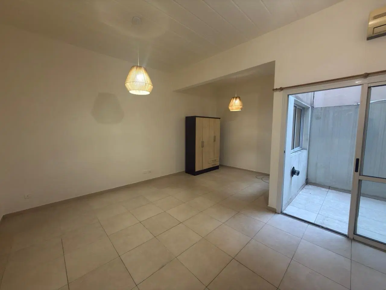 SALGUERO PROPIEDADES VENDE PH 1 AMBIENTE CON PATIO Y $51000 EXPENSAS EN ALMAGRO 5