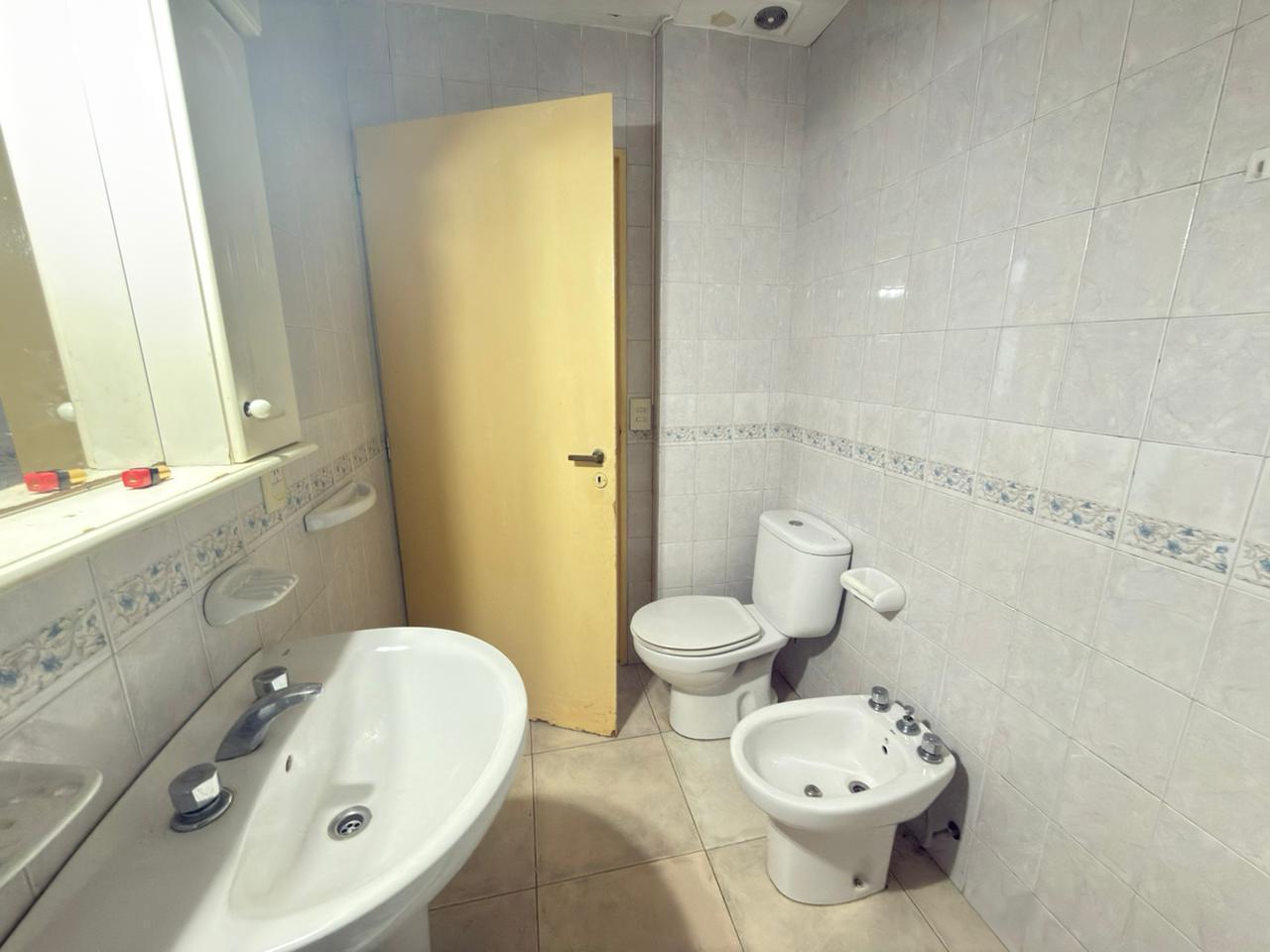 Foto de SALGUERO PROPIEDADES VENDE PH 1 AMBIENTE $48000 EXPENSAS EN ALMAGRO, imagen 3