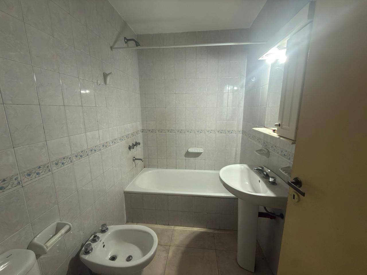 Foto de SALGUERO PROPIEDADES VENDE PH 1 AMBIENTE $48000 EXPENSAS EN ALMAGRO, imagen 1
