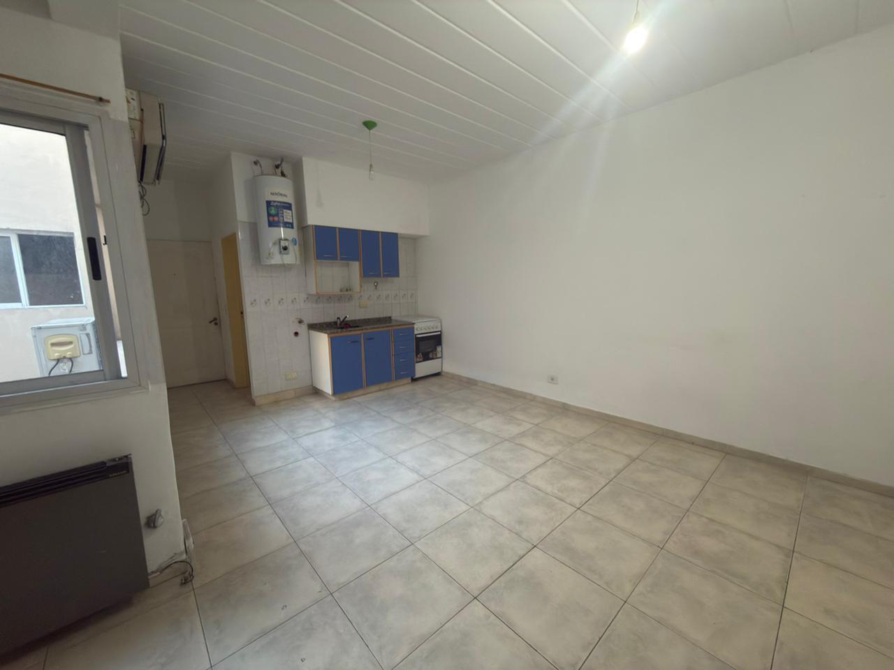 Foto de SALGUERO PROPIEDADES VENDE PH 1 AMBIENTE $48000 EXPENSAS EN ALMAGRO, imagen 5
