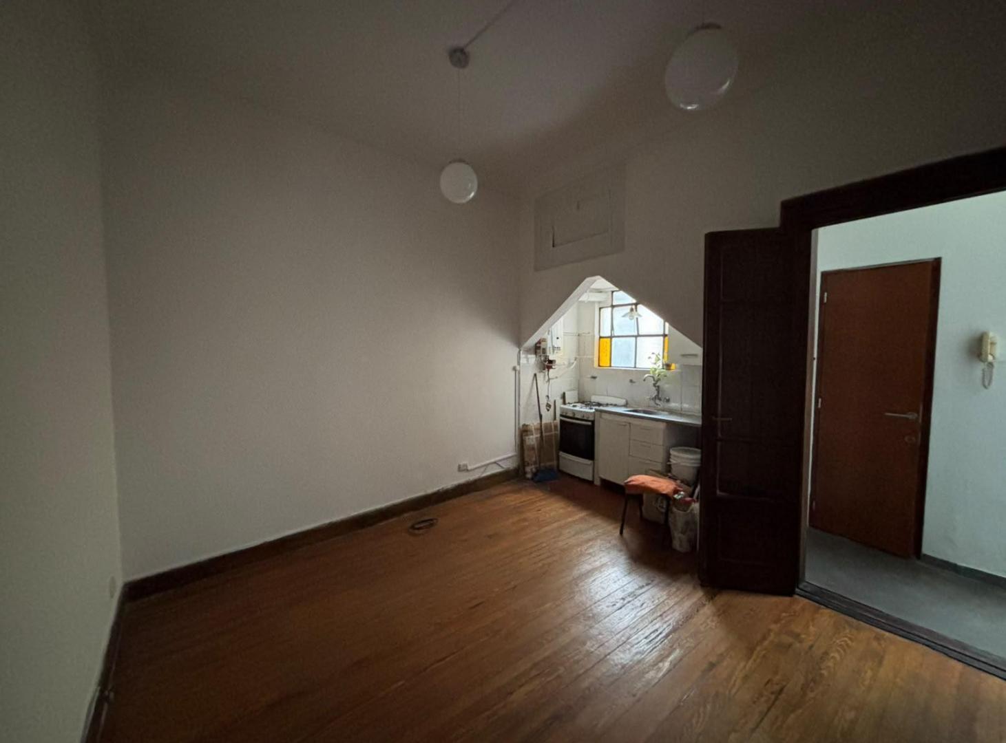 Foto de SALGUERO PROPIEDADES ALQUILA DEPARTAMENTO DOS AMBIENTES EN ALMAGRO, imagen 4