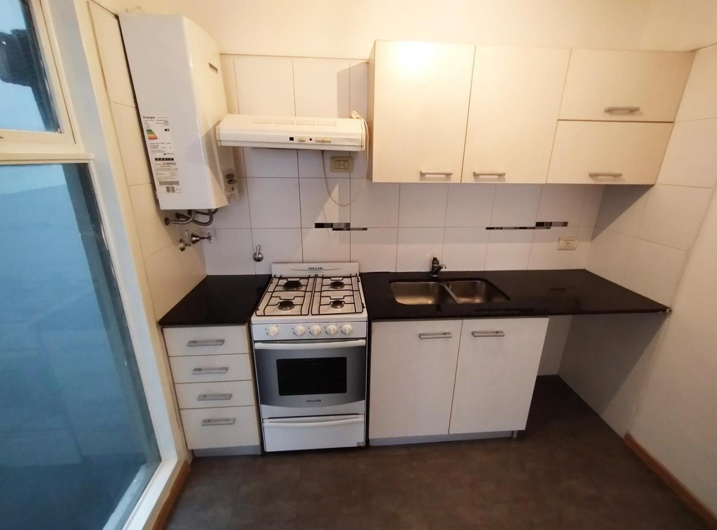 Foto de VENDTA DEPARTAMENTO 2 AMBIENTES CON BALCON Y COCHERA EN PALERMO, imagen 3