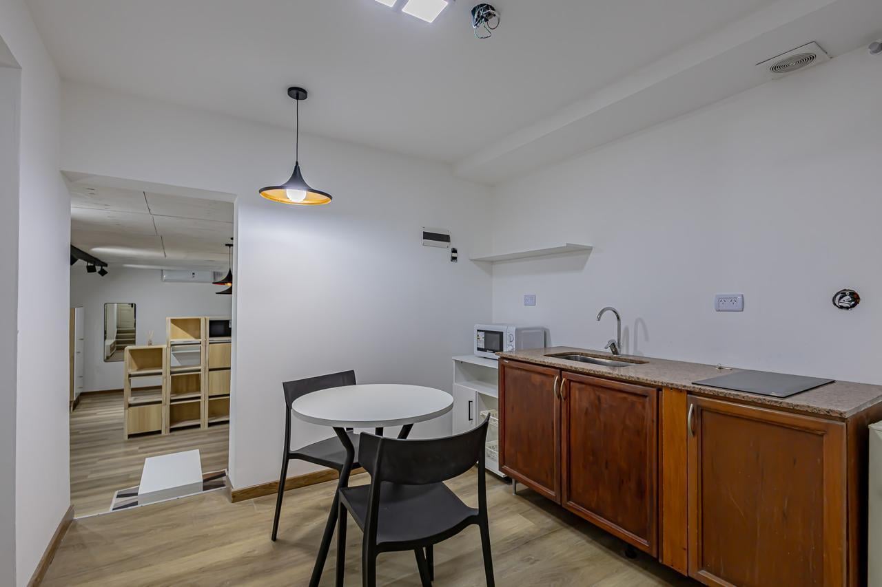 Foto de VENTA LOCAL A LA CALLE y DEPARTAMENTO EN PB, imagen 5