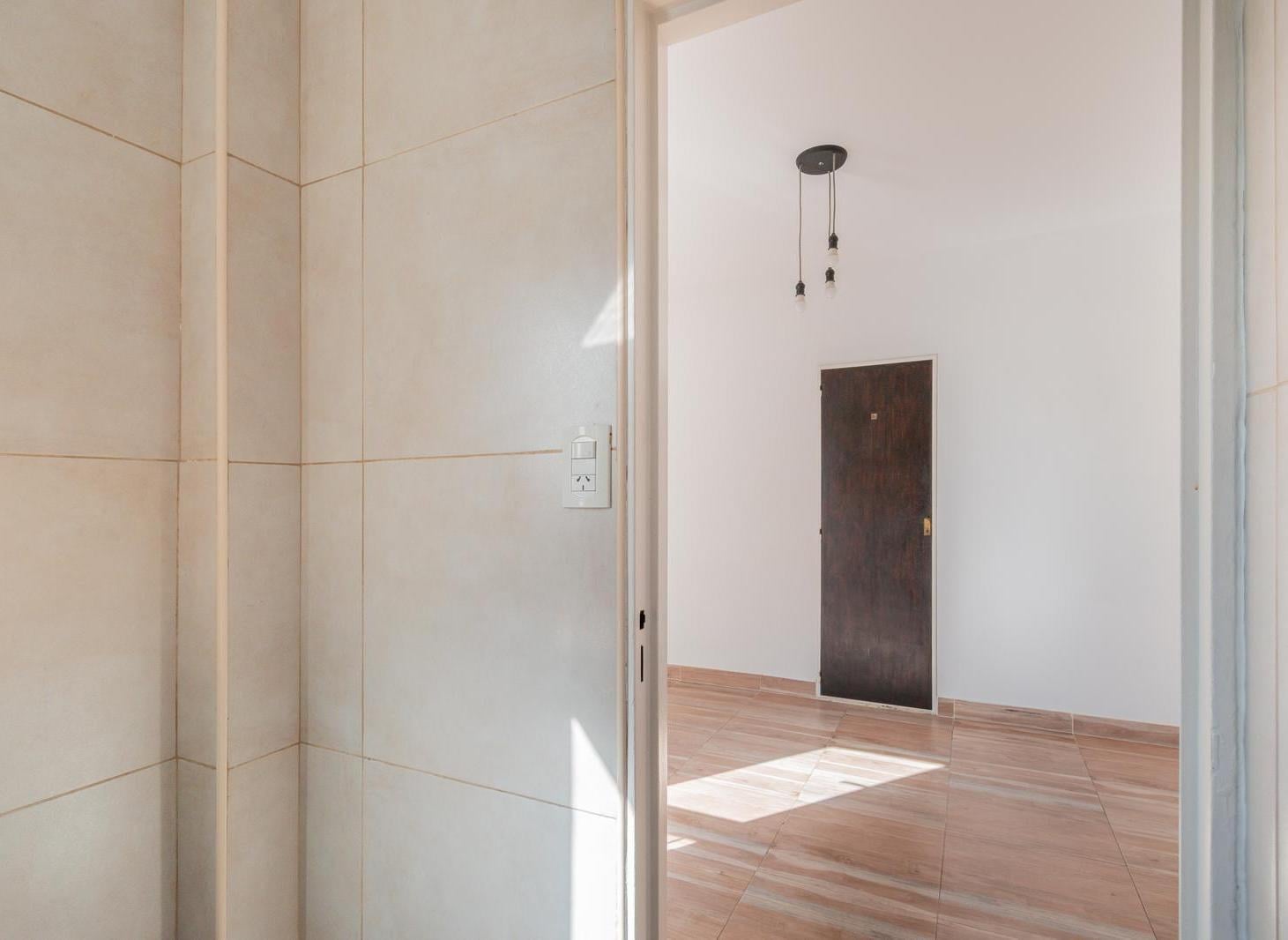 Foto de SALGUERO PROPIEDADES VENDE DEPARTAMENTO DOS AMBIENTES EN ALMAGRO, imagen 4