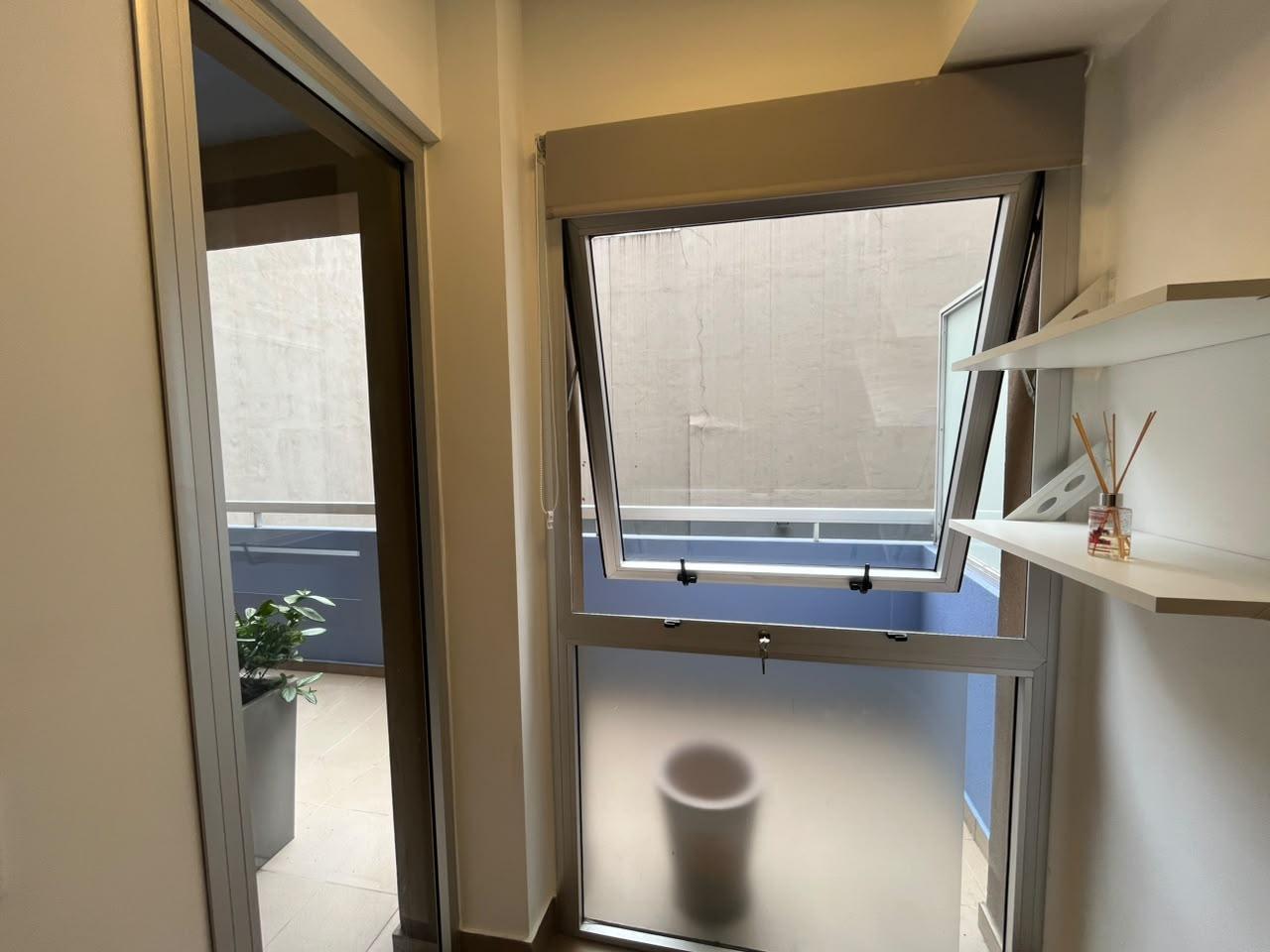 Foto de Impecable Departamento de 2 AMB | Balcón y Cochera | Recoleta, imagen 3