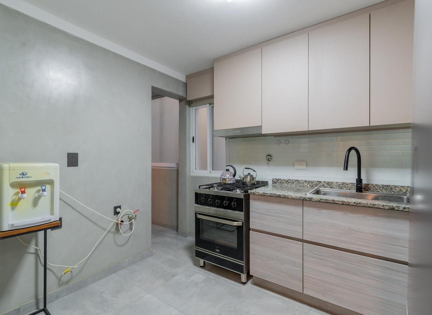 Foto de Se vende Departamento en Caballito | 4 AMB | con Balcón, imagen 3