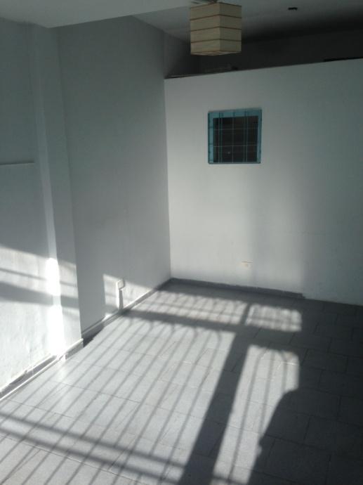Venta para Inversores - 3 locales para alquilar independientes - Muy buena ubicación !!!
