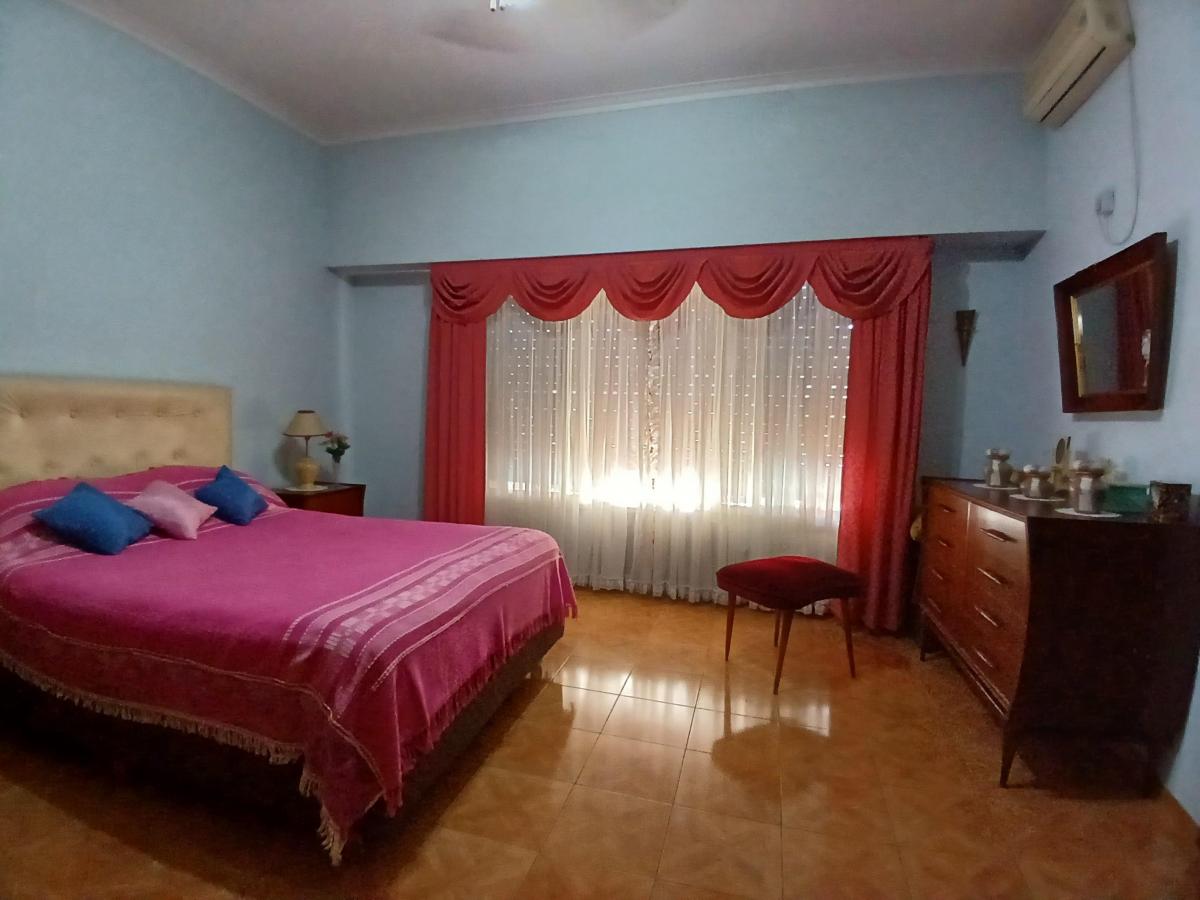 Foto de VENTA Casa de 4 amb., con Jardín, Gge, Fdo libre c/pileta y Quincho, imagen 3