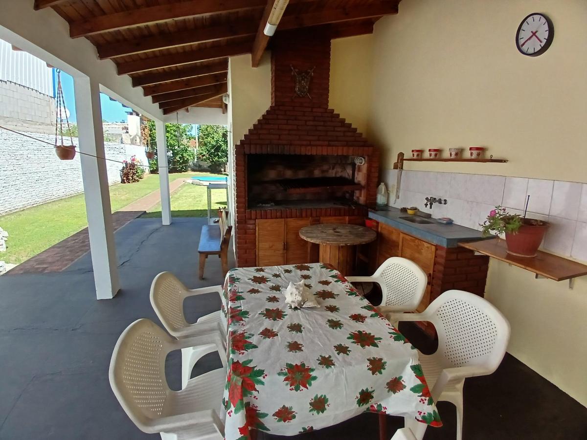 Foto de VENTA Casa de 4 amb., con Jardín, Gge, Fdo libre c/pileta y Quincho, imagen 2