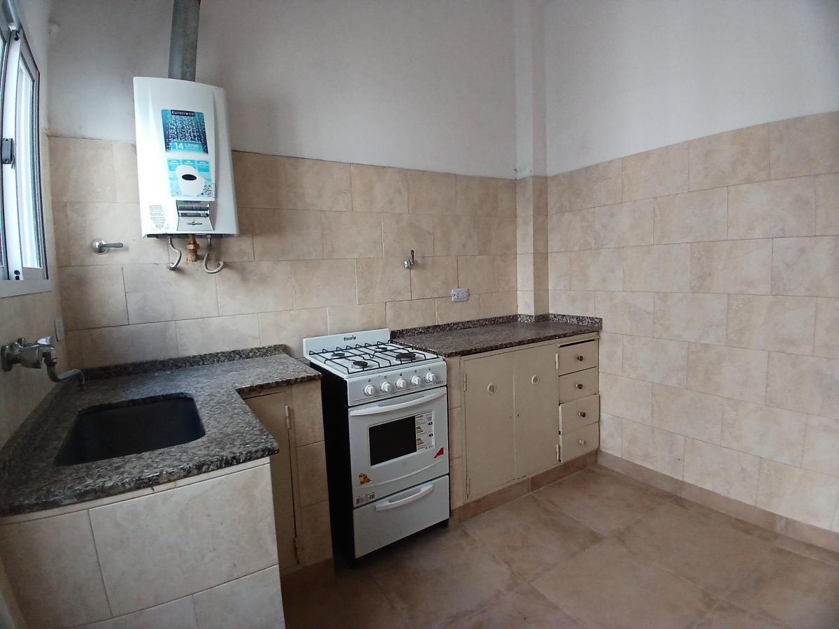 Oportunidad Venta en Block Unidades de 2 y 3 Amb. C/patio y Terraza 2