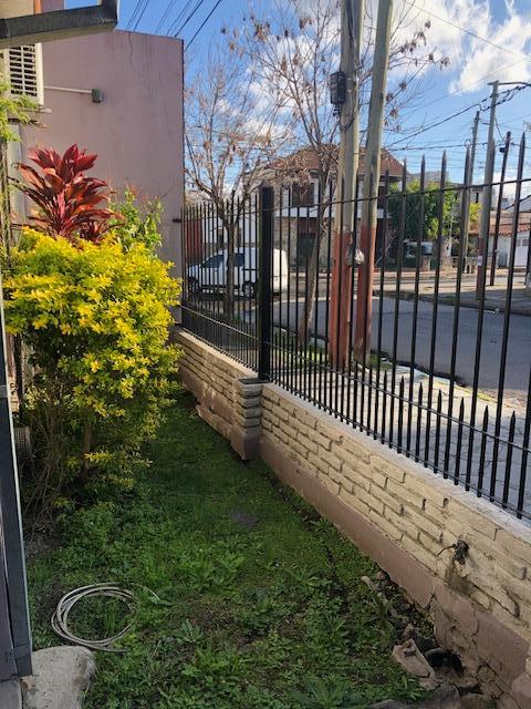 Venta Chalet de 5 amb. en 2 plantas, garage y patio - Buen barrio !