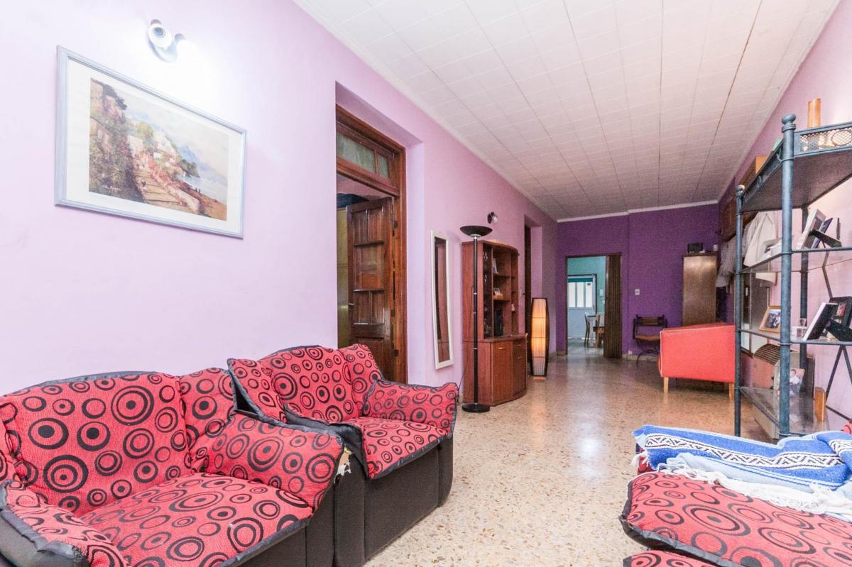 Ideal P/2 Familias. Casa S/ Lote de 8,66 X 43 a m de Av C. Casares 3