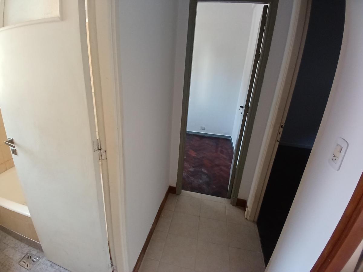 Foto de VENTA INMEDIATA - Depto 3 amb. en pleno centro de Lanusita - Ps. 2 x, imagen 5